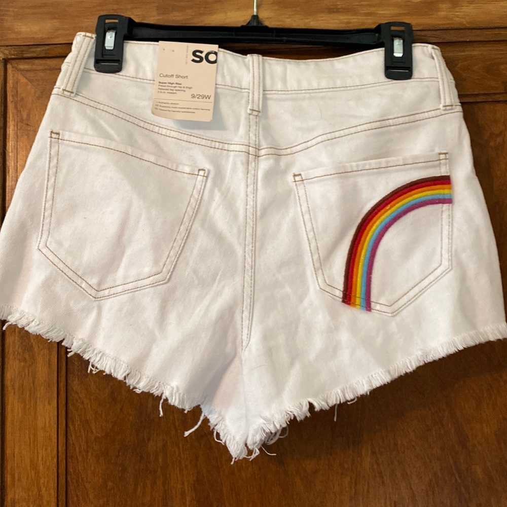 SO brand size 9 super high rise cutoff short Fabulous rainbow embroidery detail